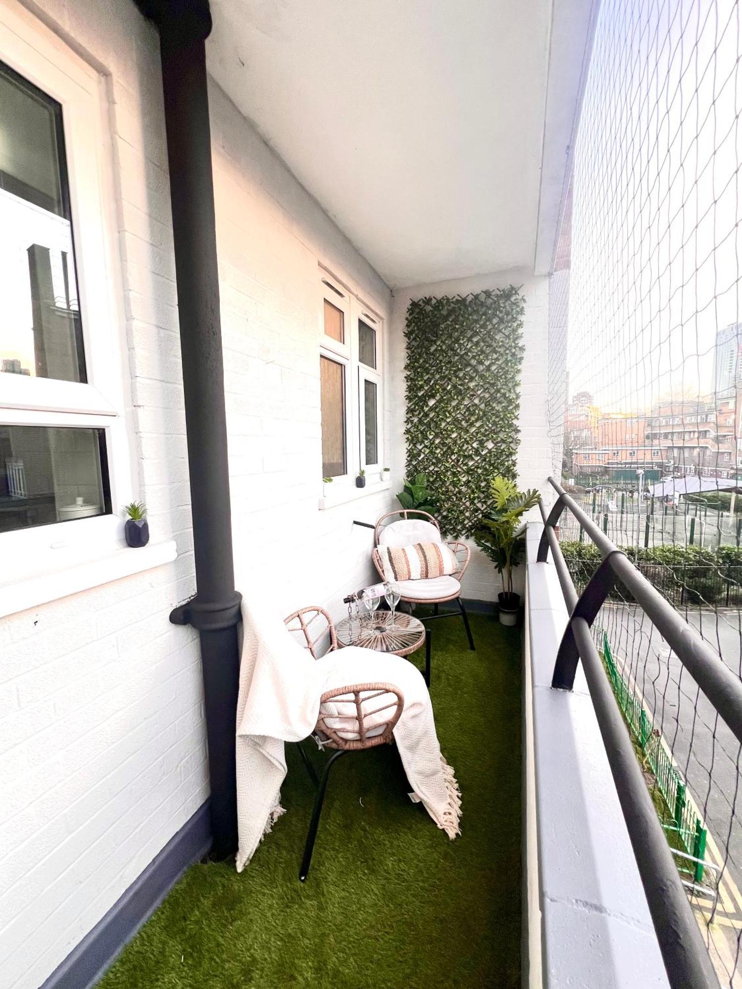 Apartament 3 Minutes To Tower Of Trendy Shoreditch Recently Refurbished 3 Bedrooms Sleeps 8