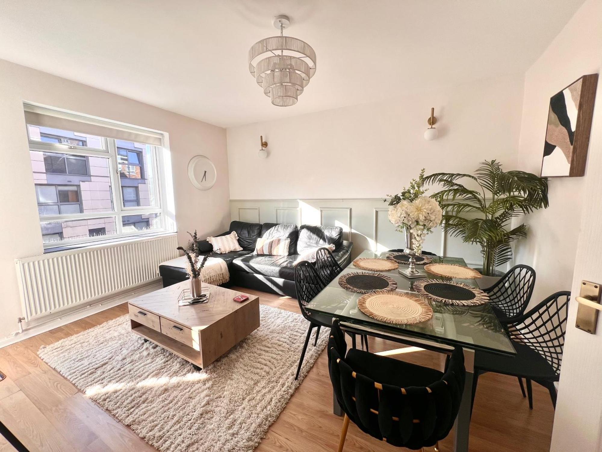 Apartament 3 Minutes To Tower Of Trendy Shoreditch Recently Refurbished 3 Bedrooms Sleeps 8 *