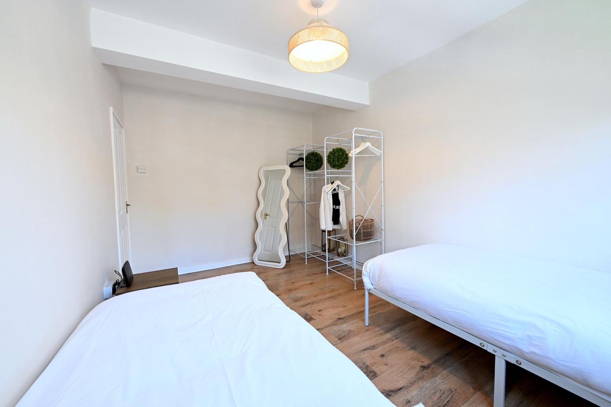 3 Minutes To Tower Of Trendy Shoreditch Recently Refurbished 3 Bedrooms Sleeps 8 Apartament Londra