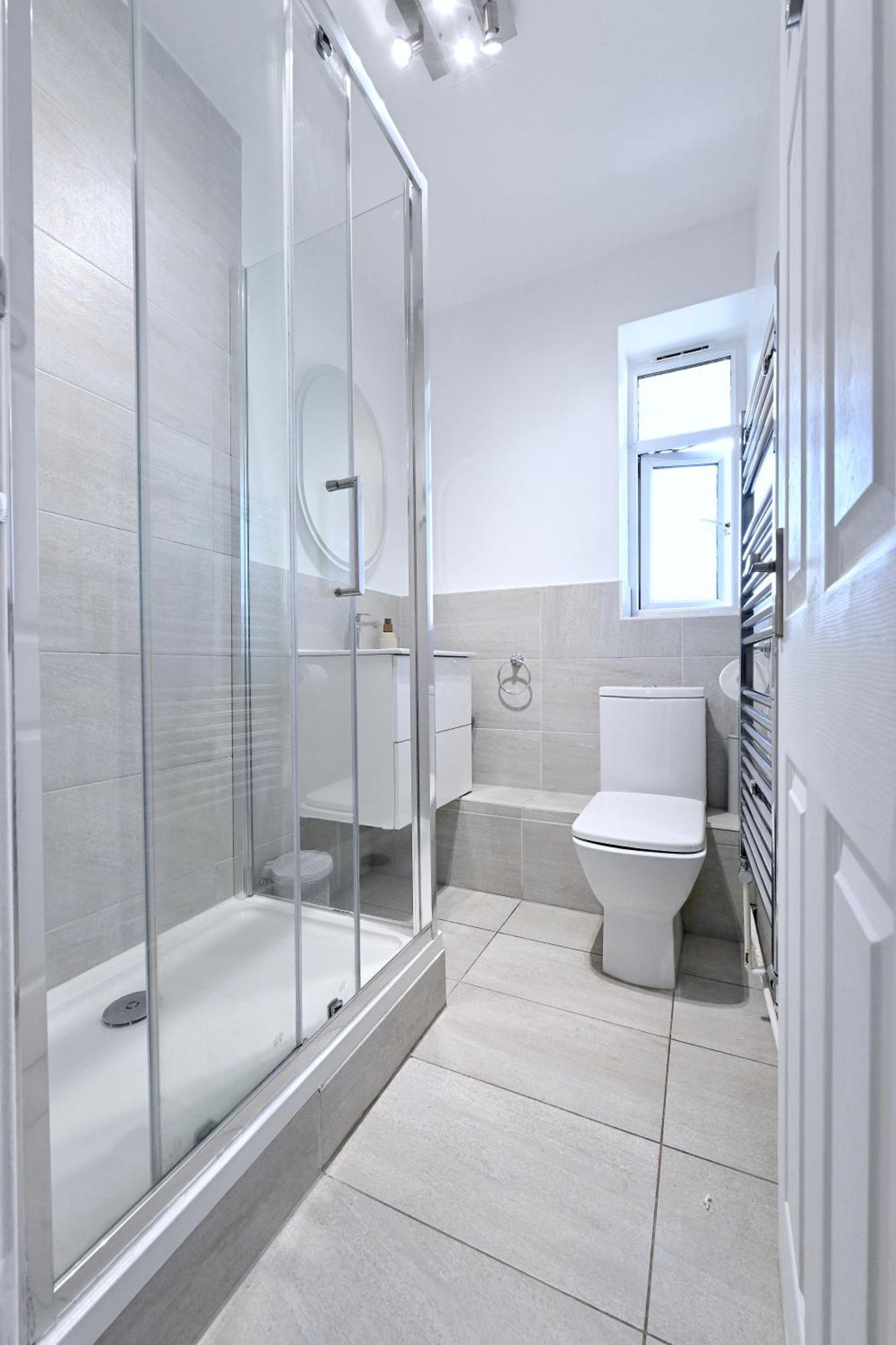 Apartament 3 Minutes To Tower Of Trendy Shoreditch Recently Refurbished 3 Bedrooms Sleeps 8 *